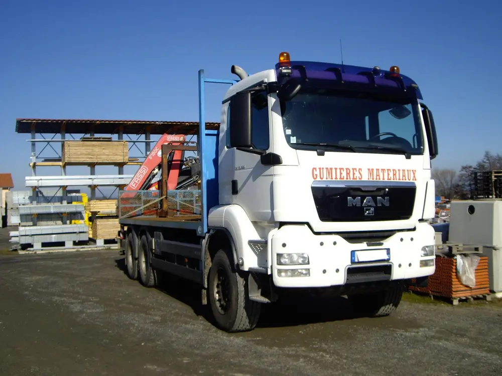 Camion de livraison de Matériaux dans la Loire